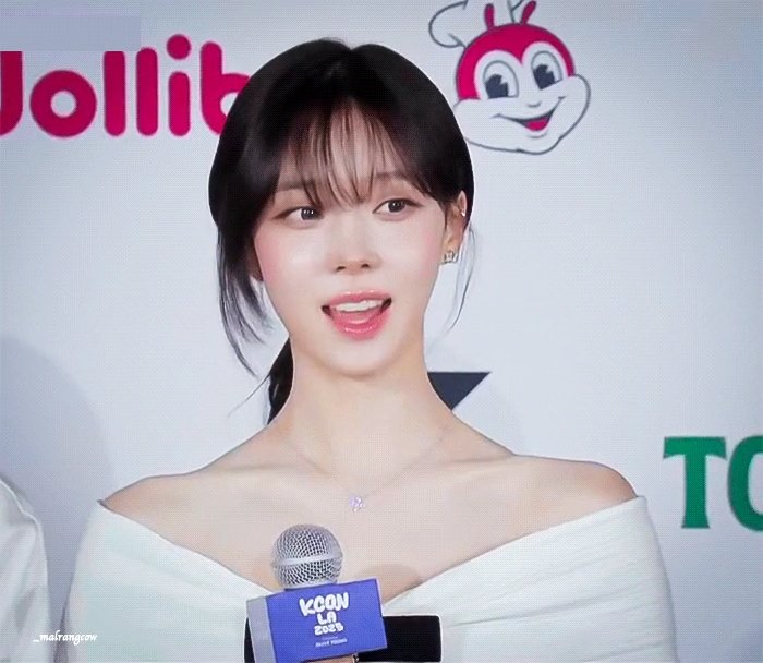 진짜 ㅈㄴ 예쁜 오늘자 에스파 윈터